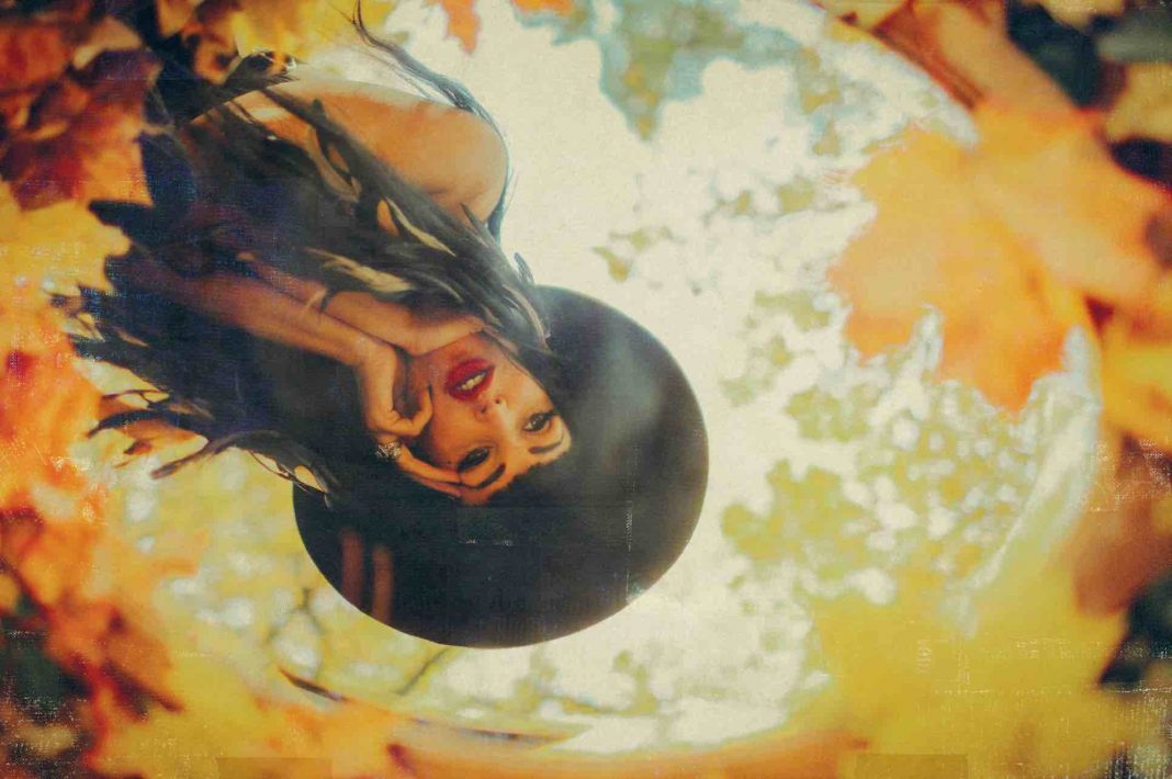 VeronicaVarlow_Enchantedliving